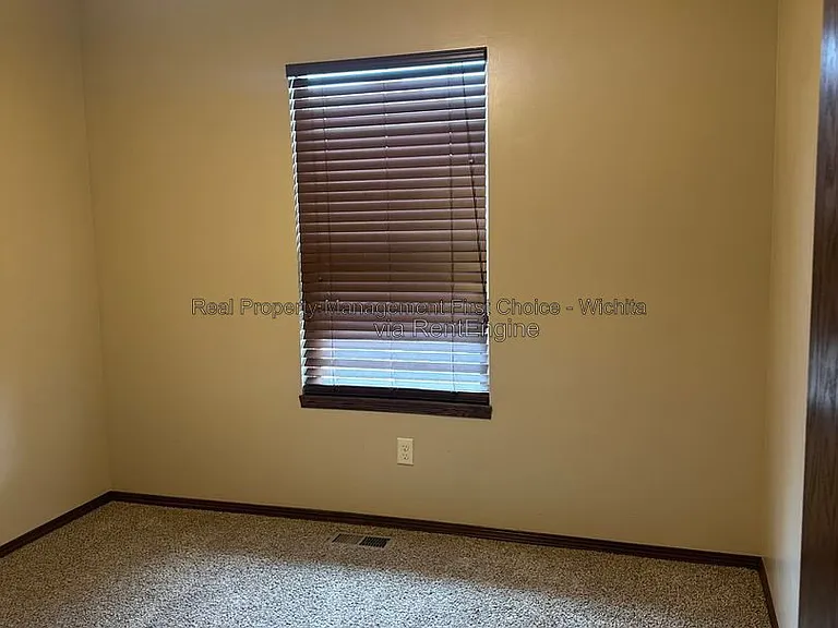 1548 W Hickory St — Photo 16