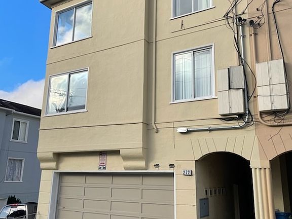 2nd image of 272 Abbot Ave APT 3