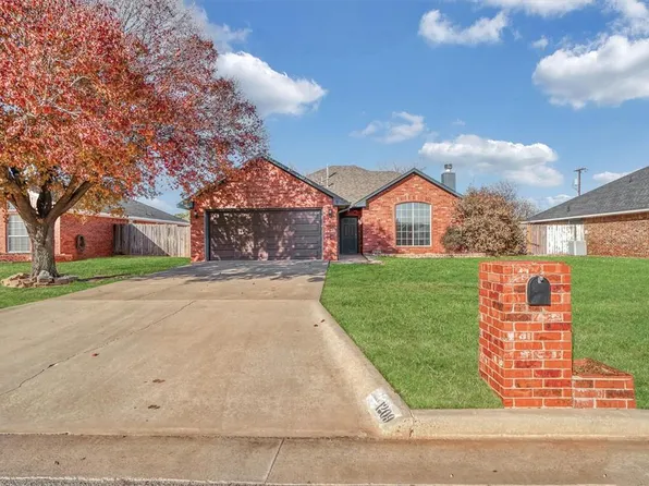 1209 Wendy Ln, Altus, OK 73521