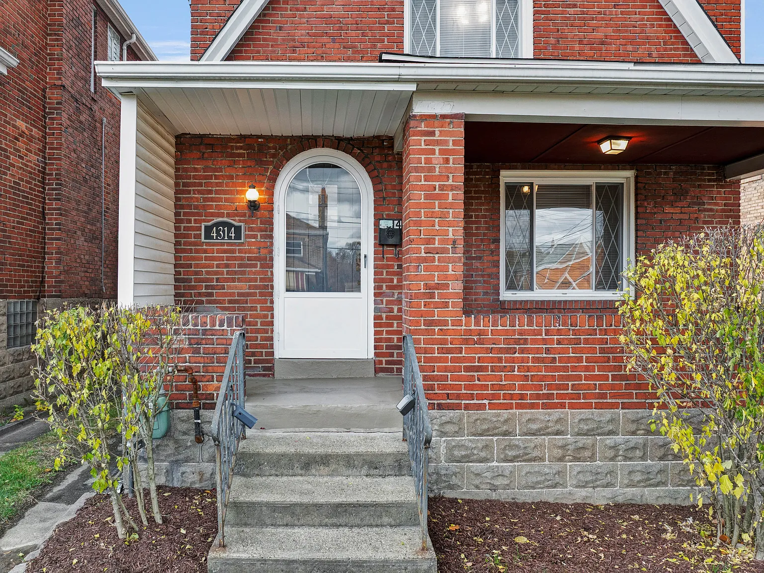 3 bed, 1264 sqft, $2,550 — Photo 3