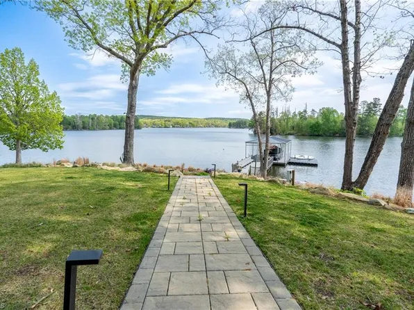 302 Pattersons Brg, New London, NC 28127