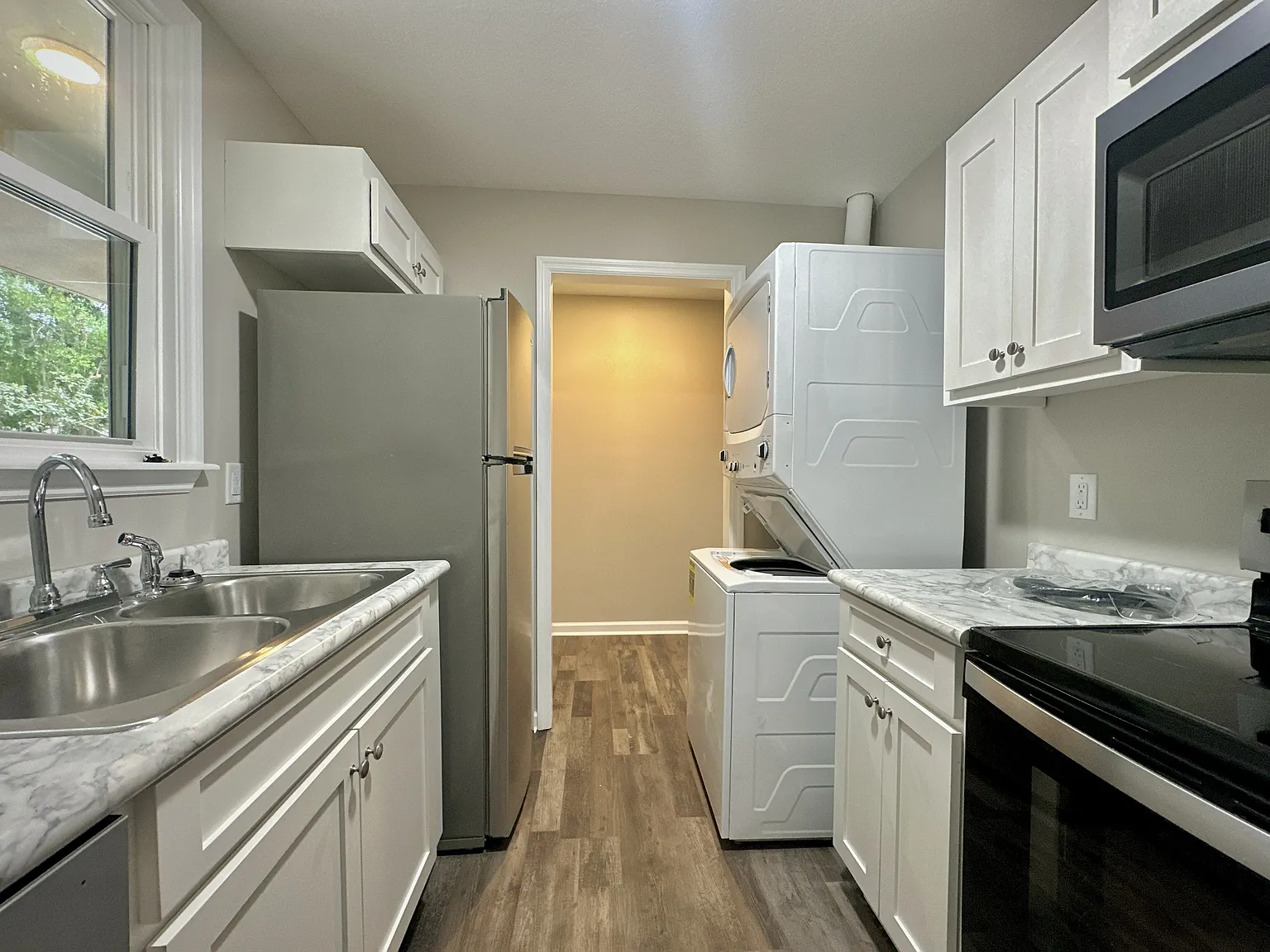 303 East Ann Street - E — Photo 4