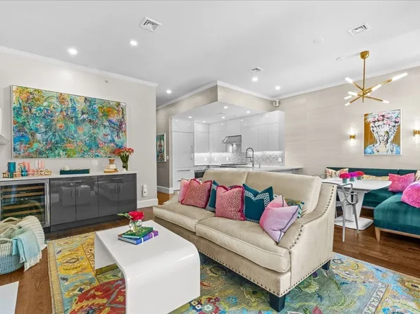 402 Marlborough St APT 3, Boston, MA 02115