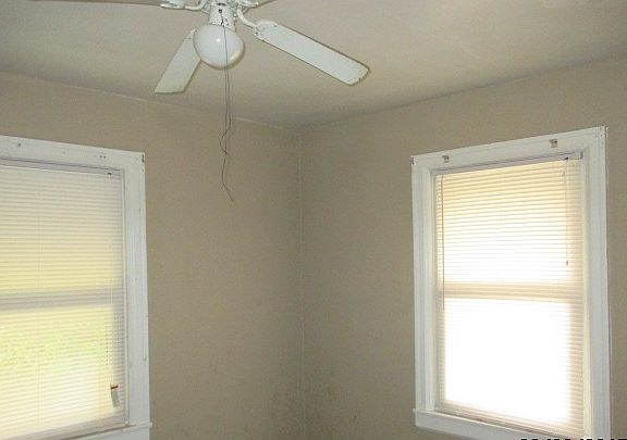5th image of 118 W Terrell St