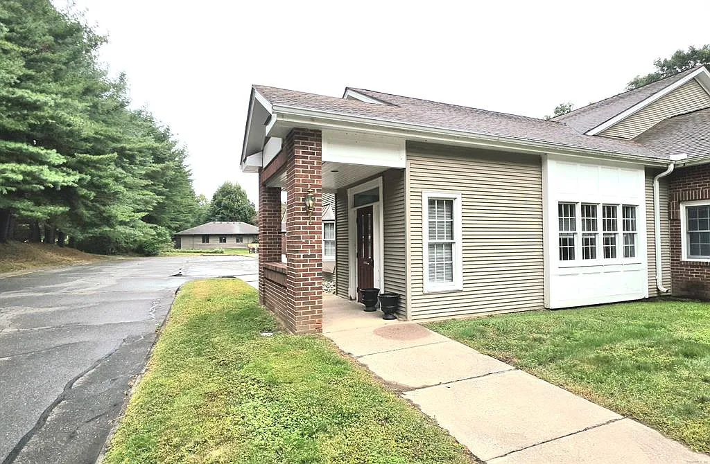 Studio, 1.5 bath, 1436 sqft, $1,700 — Photo 3
