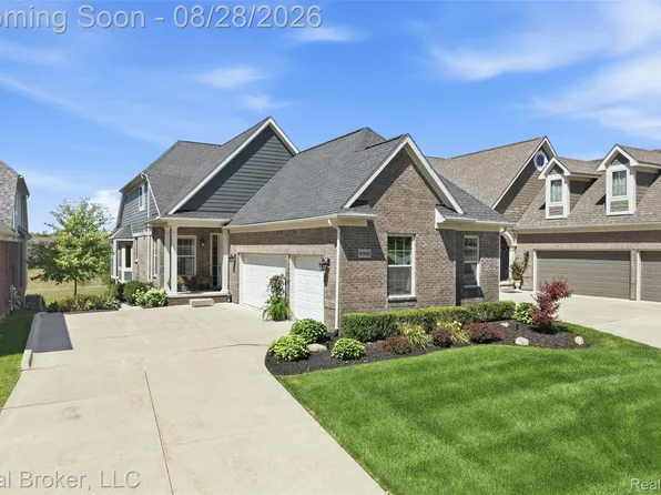 8310 Stoney Creek Dr, South Lyon, MI 48178
