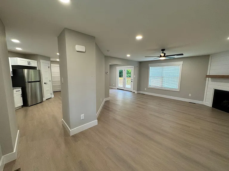 7705 Fox Valley Ln — Photo 2