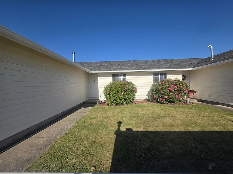 7024 Pierce Dr N — Photo 3