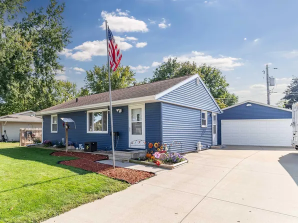 617 Greenbrier Rd, Waterloo, IA 50703