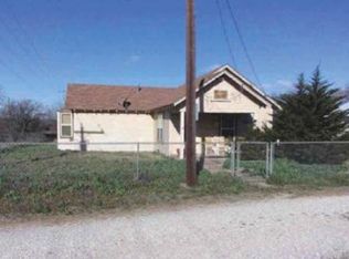 204 Joy St, Henrietta, TX 76365