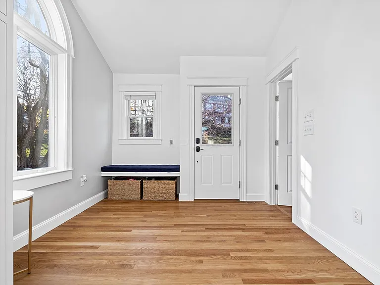 25 Falmouth Rd — Photo 17