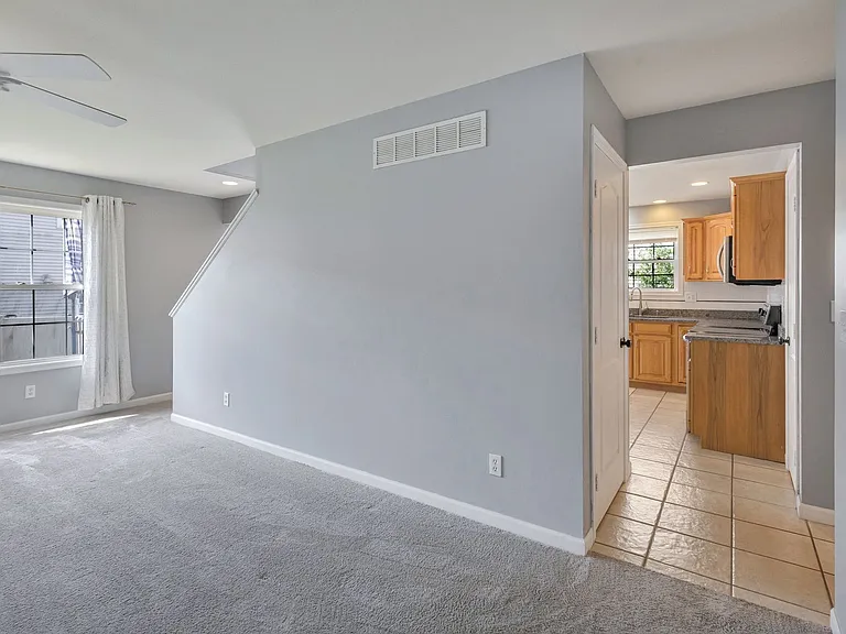 3907 Balmoral Dr — Photo 11
