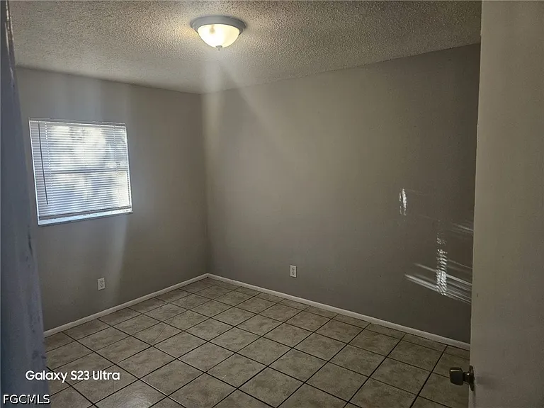 2708 Broadway — Photo 7