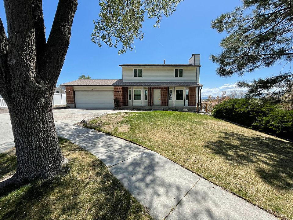 1st image of 967 W Potomac Cir
