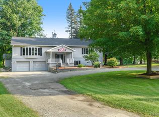 2469 Academy Rd, Holly, MI 48442