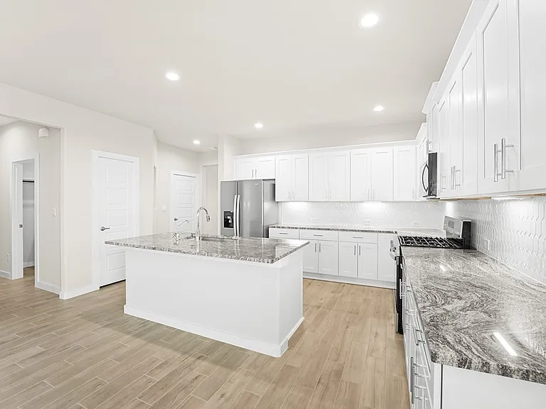 2107 Fortune Dr — Photo 7