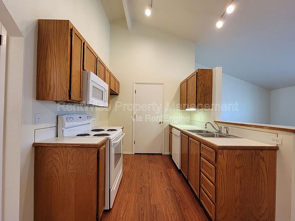 5th image of 3950 N Cambria Way