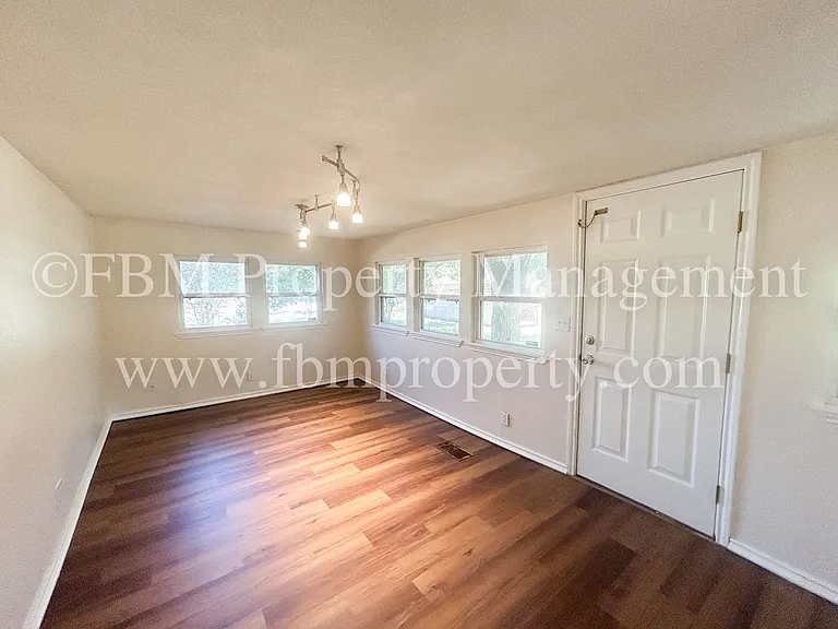 10693 S FM 148 — Photo 9