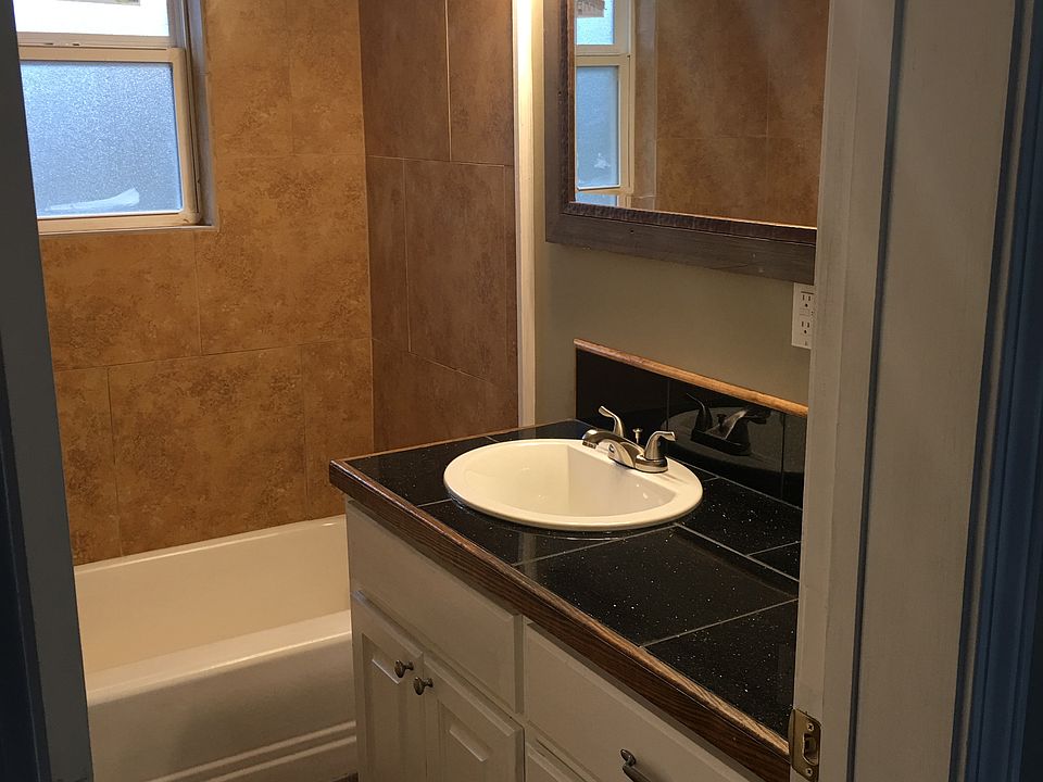 2nd image of 1207 Mack St