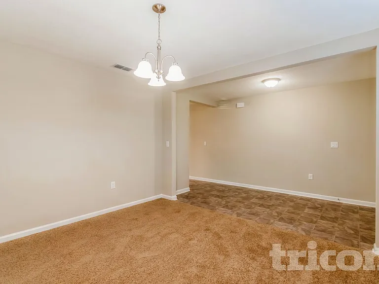 1610 Liberty Tree Pl — Photo 5