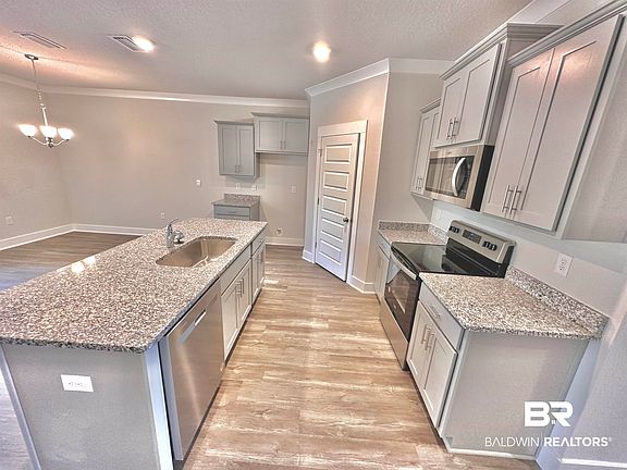 3rd image of 610 Overland Dr