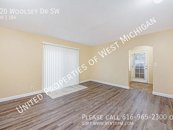 5th image of 820 Woolsey Dr SW