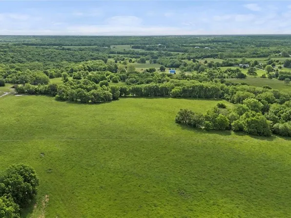 15008 S Miller Rd, Lone Jack, MO 64070