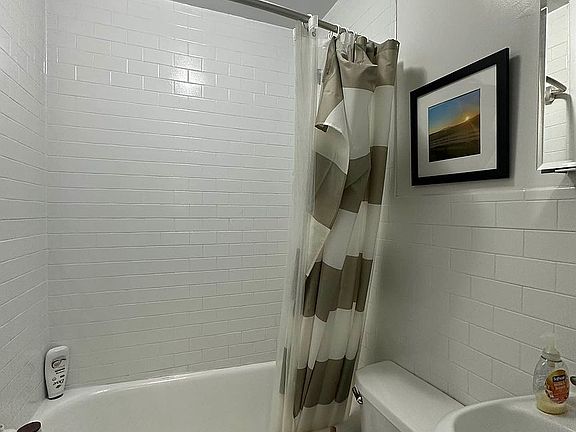 4th image of 42 Perry St APT 3C
