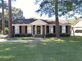 150 Devonshire Cir, Roanoke Rapids, NC 27870