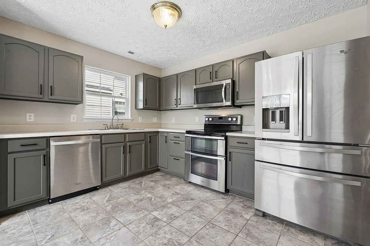 Building Photo - 510 Cove Hollow Dr