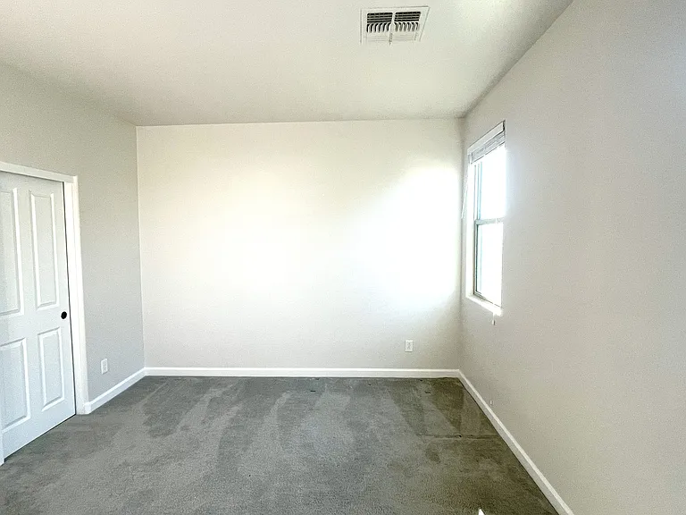 Bedroom 3 (J & J)