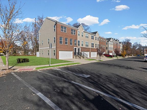 2nd image of 1 Creekside Way