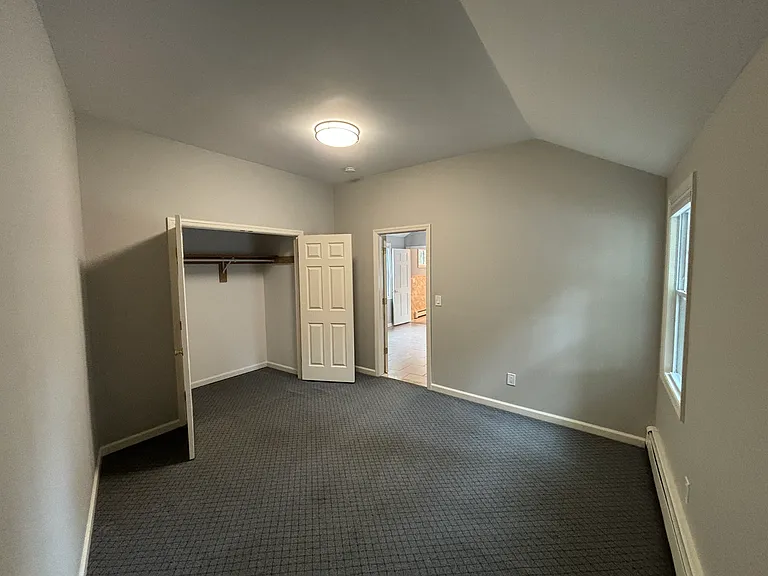 142 Old Country Rd — Photo 6