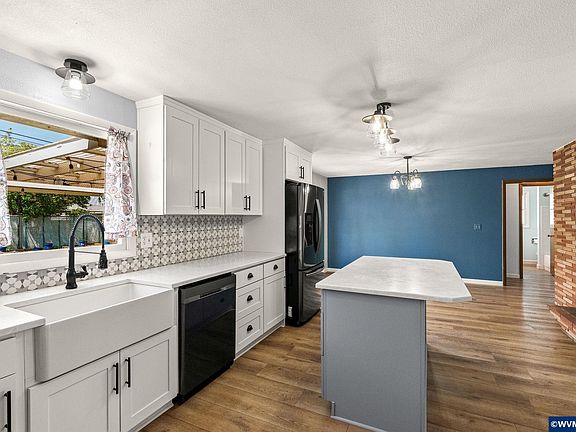 2nd image of 2500 Tudor Way SE