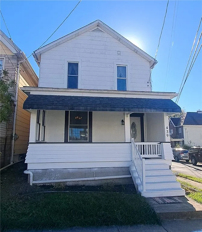 439 Longfellow St photo 1