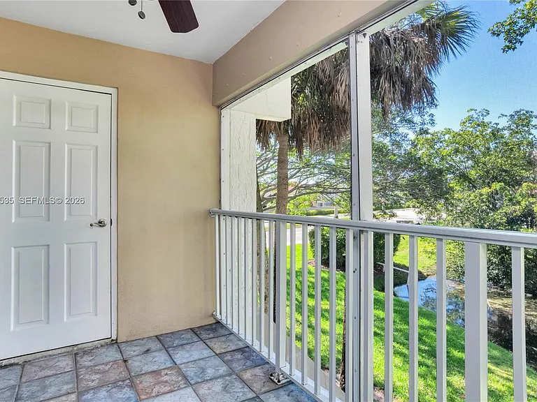 100 Lakeview Dr #201 — Photo 14