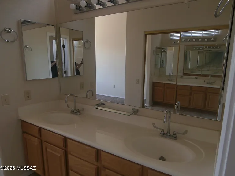 948 W Ashworth Rd — Photo 15