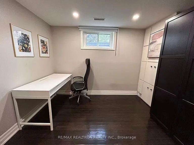 2 Lynedock Cres — Photo 25