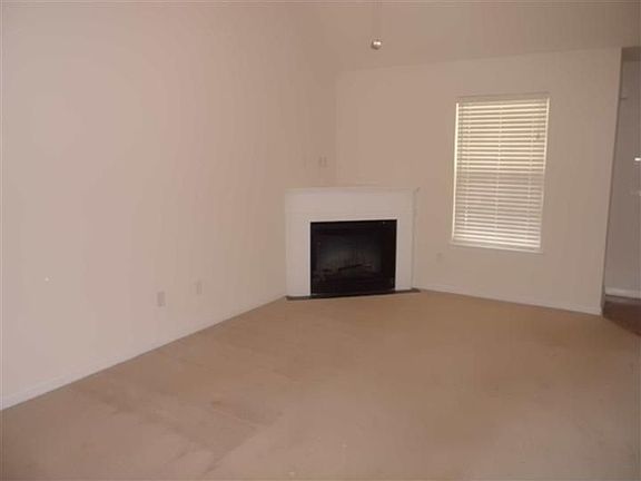 3rd image of 180 Lossie Ln