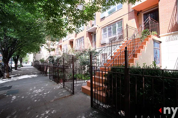 Rented by Link NY Realty | media 1