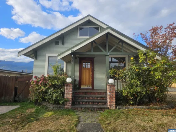 126 W 2nd St, Pt Angeles, WA 98362