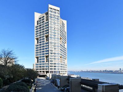 7004 Blvd E APT 31B, Guttenberg, NJ, 07093