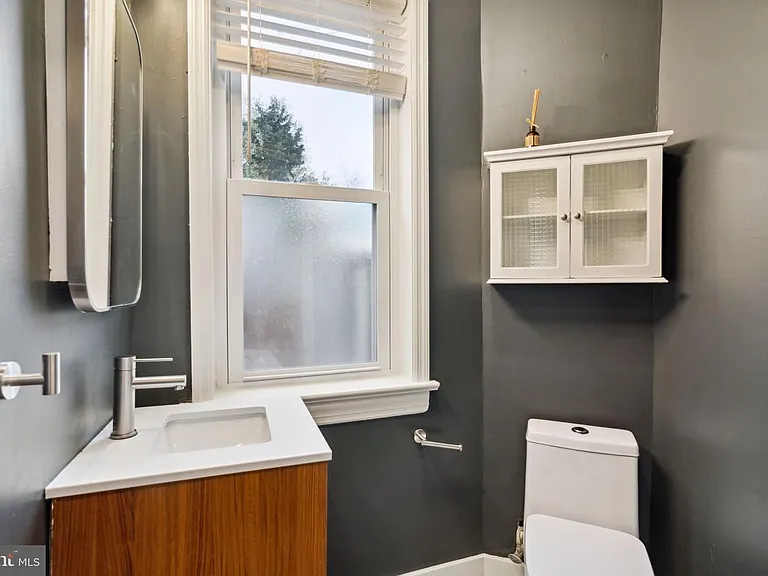136 Carpenter St #C — Photo 10