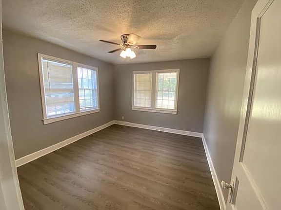 3rd image of 2382 Vanderbilt Rd