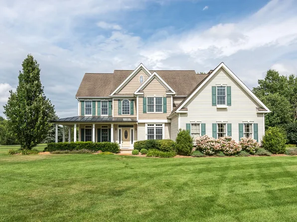 3802 E Garden Ct, Saline, MI 48176