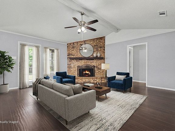 2nd image of 405 Sixpence Ln