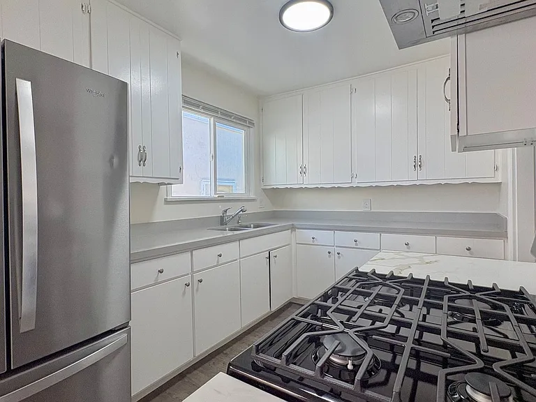 4134 1/2-3/4 Manhattan Beach Blvd — Photo 4