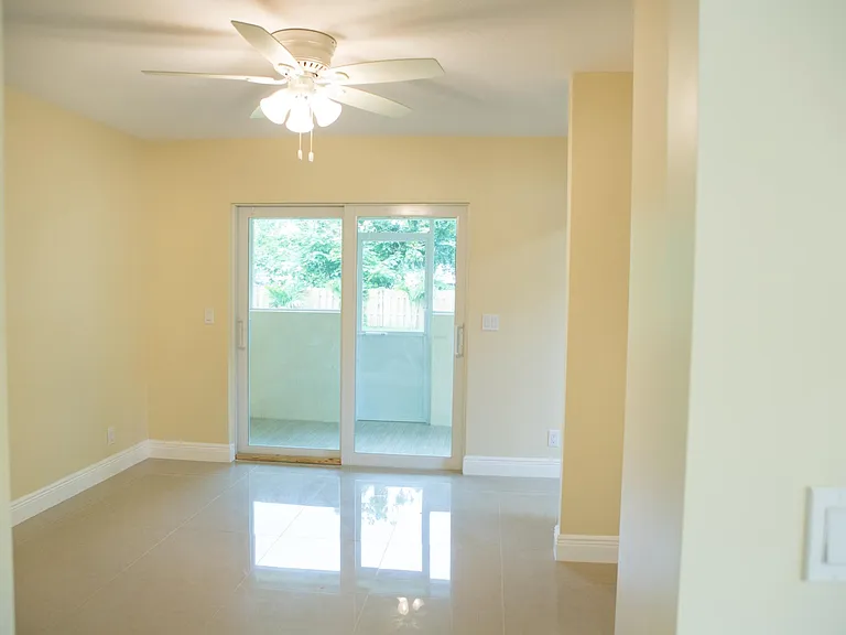 5815 Lincoln St #B — Photo 5