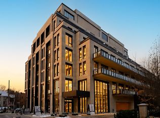 2 Forest Hill Rd #607, Toronto, ON M4V 0B7