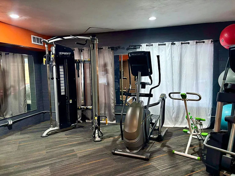 520 Rentals — Photo 13